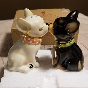 chihuahua salt & pepper shakers